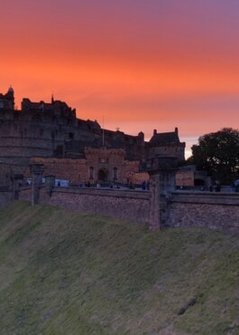 IMG_0585 - Glorious sunset over Edinburgh Castle. Picture taken from the front door of the apartment. IMG_0585 - Glorious sunset over Edinburgh Castle. Picture taken from the front door of the apartment.