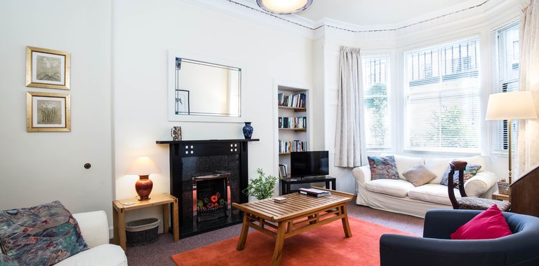 Montgomery Street Garden Flat - 2 Bedroom holiday apartment in Edinburgh city centre (© innerCityLets) Montgomery Street Garden Flat - 2 Bedroom holiday apartment in Edinburgh city centre (© innerCityLets)