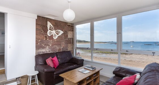 Stunning 4 bedroom seaside  vacation rental - Located right on the seafront in North Berwick