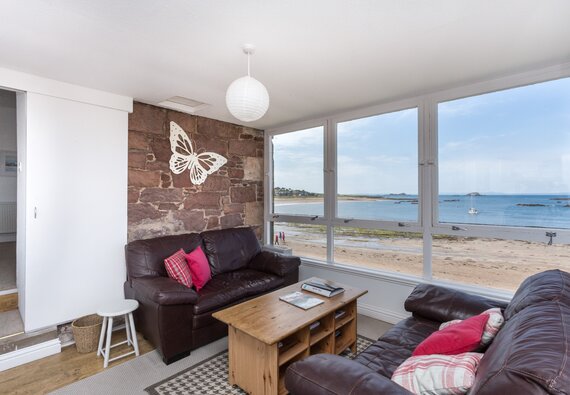 Stunning 4 bedroom seaside  vacation rental - Located right on the seafront in North Berwick