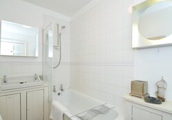 1001_bathrom