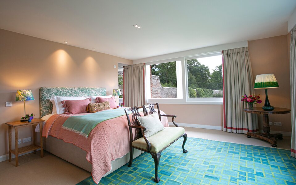Large ground floor bedroom