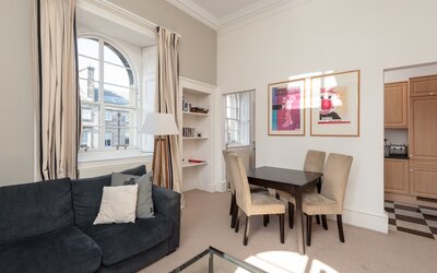 1 Parliament Square, apartment 15