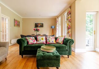 Inviting Living & Dining Rooms in Cramond