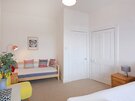 Seagulls - Bright and cheerful double bedroom with double bed and single day bed
