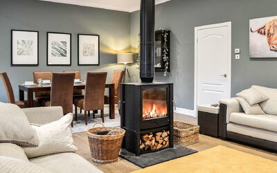 11198310 - Main lounge/Dining Room (© Redroofs 2025)