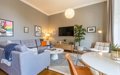 1baf58af-80a1-4cba-a50f-aee100e25526