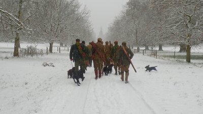 Shooting party on Murthly Estate - A pheasant shooting party heads off to the next drive in the wintry snow (© Murthly Estate)