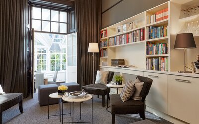 94DR Edinburgh - Library/Bar at 94DR, Edinburgh (© 94DR, EDINBURGH)
