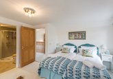 garden-cottage-farr-invernesss-highlands-scotland-master-bedroom-en-suite-2
