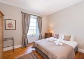 Bright and Spacious Bedroom in Edinburgh