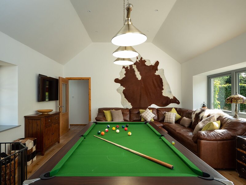 The Eagle's Nest - Luxury lodge with pool table