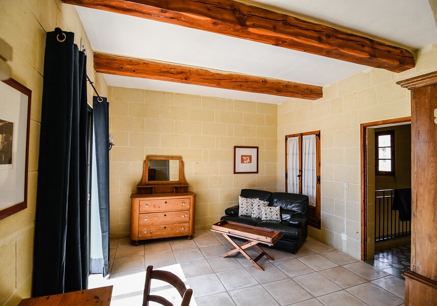 16. Main bedroom ante room