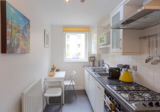 Fully equipped Kitchen seating for 4 people
