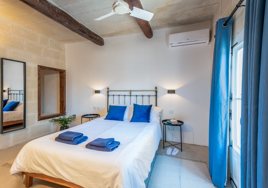 Dar ta' Betta main bedroom 2