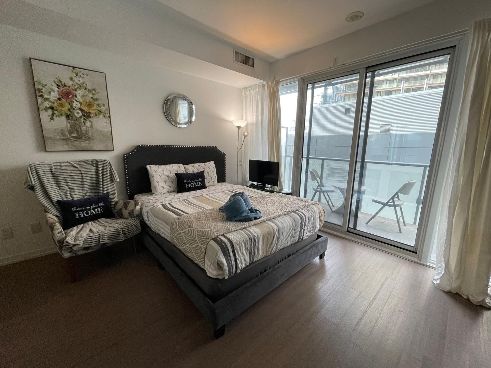 Luxury Condo Studio on Peter St Downtown Toronto