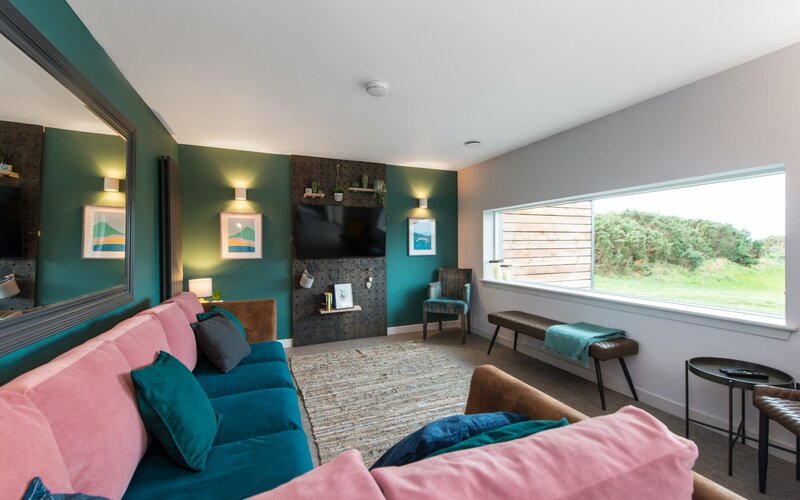 laidlaw lounge1 - Living room / lounge area perfect for chilling or cosying up with a film in the evening