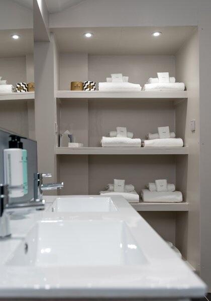 Luxurious Items for Corporate Travellers