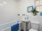 Portsburgh Square 8 - Bright family bathroom with bath and overhead shower