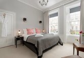 Spacious Bedroom in a Holiday Let