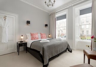 Spacious Bedroom in a Holiday Let