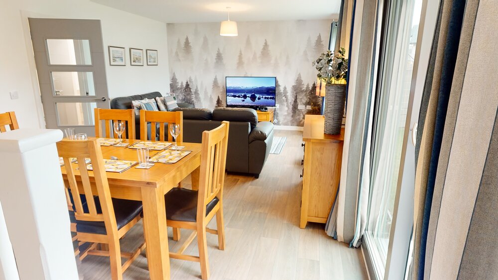 Alpine View - family friendly holiday home in Aviemore - dining space