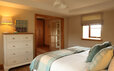 Spacious Bedroom for University Graduates