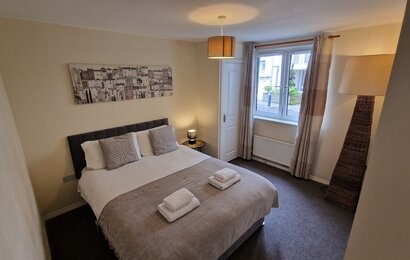 20240530_144221 - Cosy double bed in double bedroom of Edinburgh rental property