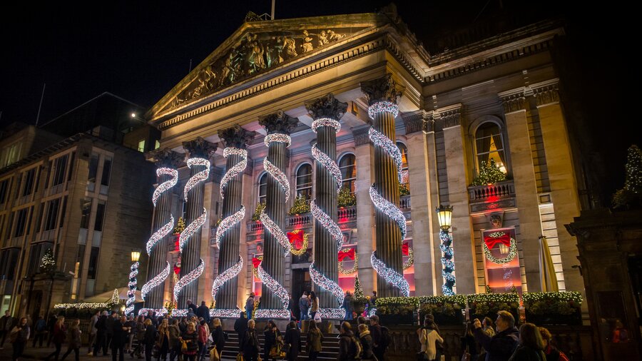 The Dome - The Dome at Christmas, with Christmas lights adorning the entrance pillars (© Visit Scotland) The Dome - The Dome at Christmas, with Christmas lights adorning the entrance pillars (© Visit Scotland)